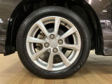 純正14インチアルミホイールを装備しています★デザインも人気のアルミホイールですよ★