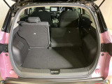 【ラゲッジルーム】後部座席を倒せば大きな荷物も積むことが出来ます!