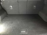 トランクスペースもご覧のとおり広々しております☆SUVならではの使いやすいトランクスペースに夢と希望以外に荷物もしっかり載せることができます☆