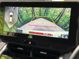 【パノラミックビューモニター】専用のカメラにより、上から見下ろしたような視点で360度クルマの周囲を確認することができます☆死角部分も確認しやすく、狭い場所での切り返しや駐車もスムーズに行えます。