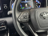 ステアリングの左側になります!!ナビゲーションの操作がステアリングにて行うことができます!!運転中に目を離さず操作できますので安全に運転ができる機能となっております!