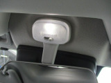 車内灯もLEDですよ。
