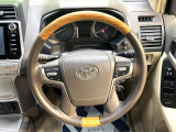 【純正革巻きステアリング】上質な革を使用することで、手にしっかり馴染みとても運転しやすいハンドルです♪
