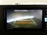 【バックモニター】・・・気になる後ろの見通しも、車庫入れに大活躍☆運転が困難な場所でも、しっかりサポート!心強い味方のモニターです♪