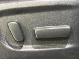 【パワーシート】スイッチ一つで簡単にシートの微調整が可能!電動だから力もいりません!快適なシートポジションにセットして、快適なドライブをお楽しみください。