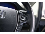 Hondaセンシングの機能のひとつ、アダプティブクルーズコントロール付!アクセルから足を離しても設定したスピードと前車との車間を保ち走行してくれます!車線維持もアシスト☆高速道路で疲労軽減ですね☆