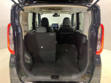 【ラゲッジルーム】後部座席を倒せば大きな荷物も積むことが出来ます!!大きなゴルフバックなどもつめます。