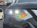 【LEDヘッドライト】とっても明るいLEDヘッドライトが装着されているので、夜の運転も明るく安全です。