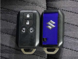 ◆スマートキー◆カギをバッグやポケットに入れたままでもドアロックの開閉ができる『スマートキー』付き!雨天や暗くなってもカギを取り出す必要がなくドアの開錠&エンジンも始動できます