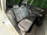 後部座席も気になるようなキズ・汚れやへたり等、大きなダメージはなく、良好な状態です。