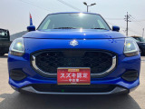 凛としたフェイスが魅力のフロントデザイン!白い光・ハイレスポンス、低燃費の【LEDヘッドランプ】!