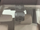 ドライブレコーダーを装備しています☆万が一の際の状況を録画することができます☆純正ナビ連動タイプになりますので録画した映像をナビの画面で確認することが可能です★