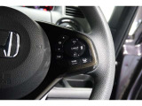 Hondaセンシングの機能のひとつ、アダプティブクルーズコントロール付!アクセルから足を離しても設定したスピードと前車との車間を保ち走行してくれます!車線維持もアシスト☆高速道路で疲労軽減ですね☆