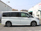 当社の優秀なスタッフがしっかり点検整備をさせていただいてからご納車いたします!さらに!ワイパーゴム、エレメント、エアクリーナーを新品交換させて頂いています!