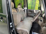 運転席シート廻りは使用感も少なく、良好な状態となっています。丁寧に使われていたことがよくわかりますね。