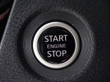 【プッシュスタート】キーが車内にあれば、エンジンの始動・停止はブレーキを踏んでスイッチを押すだけ!キーを取り出す手間を省き、ワンプッシュで操作するので簡単でスムーズ!