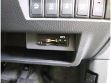 ETC車載器付き☆ セットアップ作業もご依頼いただければご納車までに行います!納車当日から有料道路をご利用いただけます♪