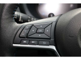 便利なステアリングスイッチ装備です。