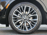CONTINENTAL PREMIUM CONTACT6 245/45R20のタイヤを装備しております。