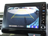 バックをするとき自動でリアの様子が映る『リアカメラ』付き!画面で確認しながらバックができますから安心ですね。でも、目視も大切ですよ!安全第一でお願いします!