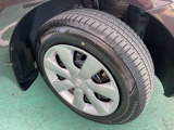 タイヤサイズは165/70R14でタイヤの溝も十分にあります。