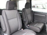 このお車はホンダ純正光脱臭・抗菌加工を納車前に致します。光触媒消臭は光触媒と銀イオンにより消臭とウイルス除菌や抗菌効果のダブル効果で社内を快適に保ちます。