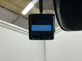 まさか!の時のためにドライブレコーダー装着しています。衝突を感知すると一定時間画像を自動保存できるので安心です。