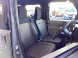 運転席はシートヒーター装備です!