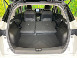 普段のお買い物や通勤、送迎等に十分な荷室スペースを確保しております。セカンドシートを倒すと、大きな荷物の積載も可能です♪