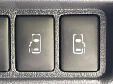 【両側パワースライドドア】スマートキーや運転席のスイッチで後席両側スライドドアの開閉が可能♪電動だから力を入れてドアを開ける必要が無く、小さなお子様でも簡単に開け閉めでき快適です♪