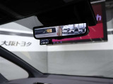 【デジタルインナーミラー】車両後方カメラの映像をインナーミラー内のディスプレイに表示。視界を遮るものがない映像で、後方の安全確認がより快適になります。一度お店でご確認して下さい!!
