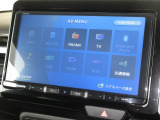 ナビゲーションはギャザズ9インチメモリーナビ(AVIC-RQ911)を装着しております。AM、FM、CD、DVD再生、Bluetooth、音楽録音再生、フルセグTVがご使用いただけます。