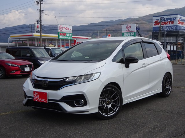 フィット 1.5 ハイブリッド S ホンダセンシング 4WD 