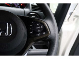 Hondaセンシングの機能のひとつ、アダプティブクルーズコントロール付!アクセルから足を離しても設定したスピードと前車との車間を保ち走行してくれます!車線維持もアシスト☆高速道路で疲労軽減ですね☆