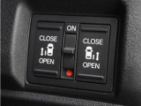 ◆両側電動スライドドア◆狭い駐車場でも乗り降りが楽々♪お子様が隣の車にドアを当ててしまう心配もございません!小さなお子様連れの方もこれで安心。