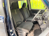 運転席シート廻りは使用感も少なく、良好な状態となっています。前オーナー様が丁寧に使っていたことがよくわかりますね。