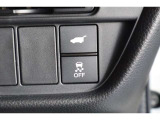 パワーテールゲート装備!荷物を持っていてもスイッチ一つでテールゲートの開閉が可能です!パワーテールゲートは運転席からも操作することが可能です!