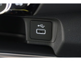スマートフォンなどの音楽再生が可能なUSB接続ジャック装備車両です♪♪♪