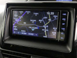【純正メモリーナビ(フルセグTV)】・・・今やドライブの大事なパートナー!ルート案内はもちろん、CD、DVD再生等々、ドライブが、いっそう楽しくなる機能が満載です。