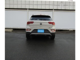 アスコットグレーのT-Roc!四駆性能の頼もしさにアースカラーのおしゃれな今っぽ要素がプラスされた1台!走りも見た目も妥協ナシ!!★
