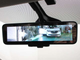 スマートルームミラー付きで後部座席に乗車してても後方がしっかり見れます