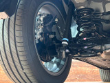 お車を安心してお乗りいただく為には、足回りの定期点検が欠かせません。サービスサポート(有償保証)では無料点検もご提供しており、安心のカーライフをお過ごしいただけるサポート体制が整っています。