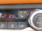 シートヒーター付車です。寒い日の快適性が格段に向上!シートがポカポカで快適で心地良いドライブをサポートします。