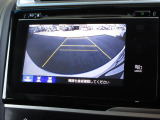 バックをするとき自動でリアの様子が映る『リアカメラ』付き!画面で確認しながらバックができますから安心ですね。でも、目視も大切ですよ!安全第一でお願いします!