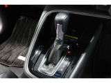 扱いやすい位置に配置されたフロアオートマチックです☆CVTを採用で滑らかでスムーズな走りが楽しめますよ♪