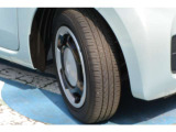 タイヤサイズは155/65R14です。
