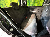 後部座席も気になるようなキズ・汚れやへたり等、大きなダメージはなく、良好な状態です。