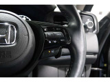 Hondaセンシングの機能のひとつ、アダプティブクルーズコントロール付!アクセルから足を離しても設定したスピードと前車との車間を保ち走行してくれます!車線維持もアシスト☆高速道路で疲労軽減ですね☆