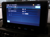 CD、DVD、Bluetooth、AM、FM、AUX、スマートフォン接続ができます。