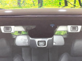 【アイサイトVer3】前方の車両等を検知し、衝突しそうな時は警報で注意を促し、ブレーキを踏む力をサポート。ブレーキを踏めなかった場合は衝突被害軽減ブレーキが作動、衝突回避をサポートします。
